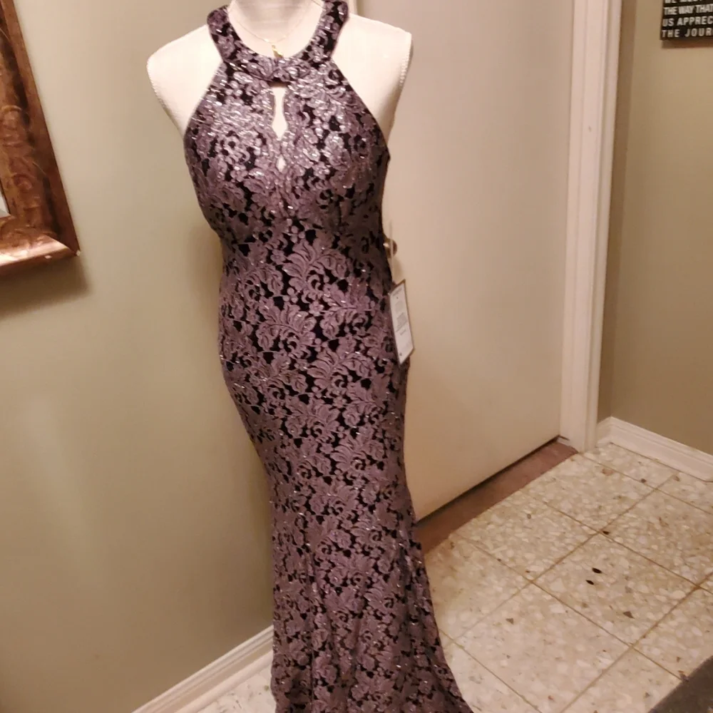 Dress - Picture 5 of 13